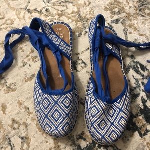 Tom’s Blue and White Espadrilles 7 Womens